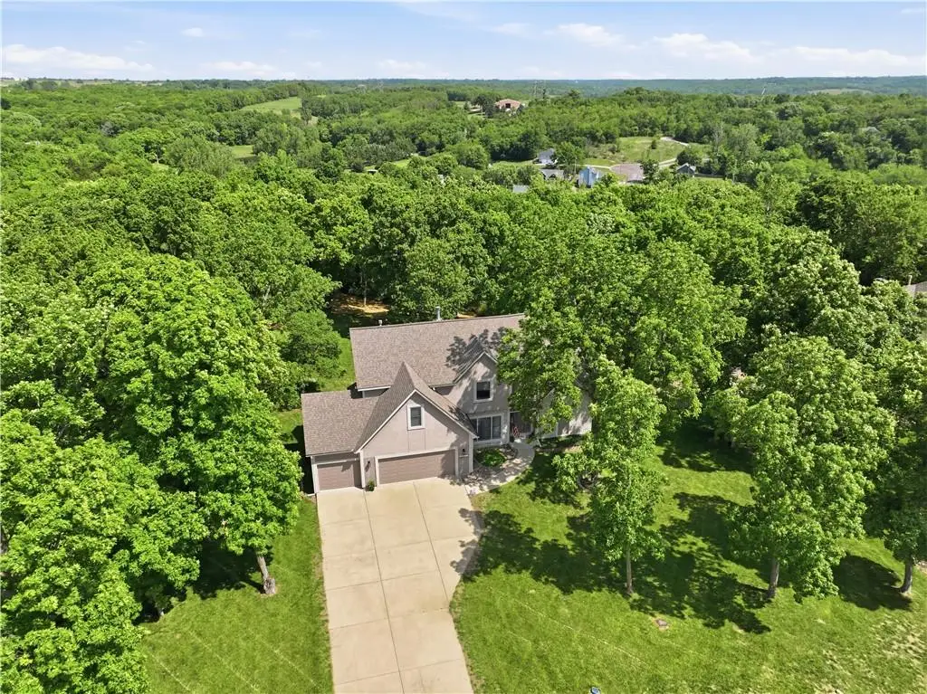 14760 Timber Lane, Bonner Springs, KS 66012 - #1