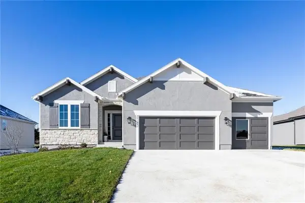 16763 S Twilight Lane, Olathe, KS 66062