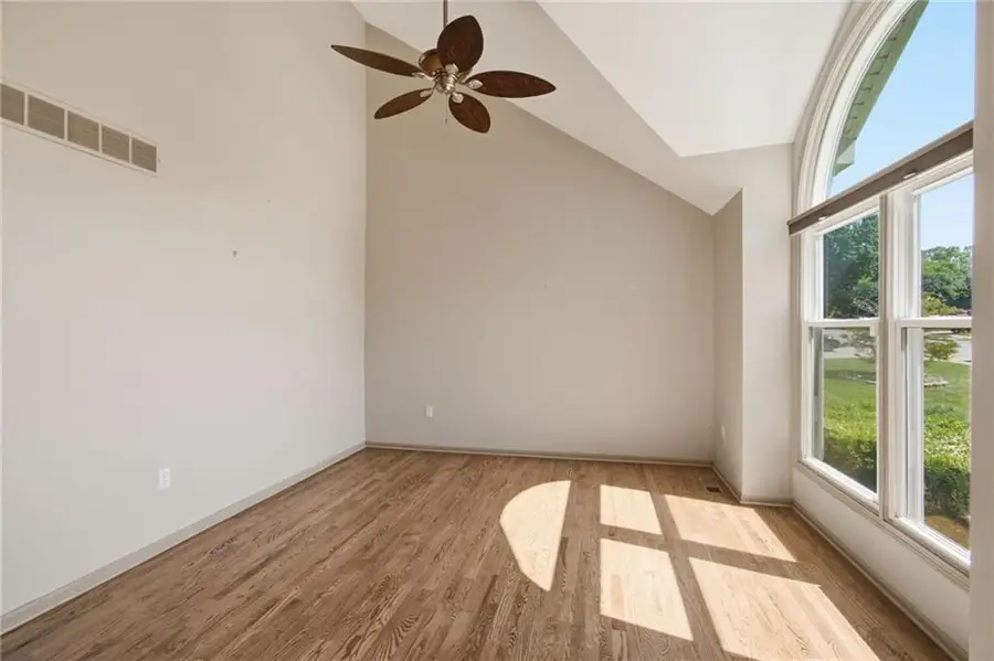 7324 N Richmond Avenue, Kansas City, MO 64158 - #3