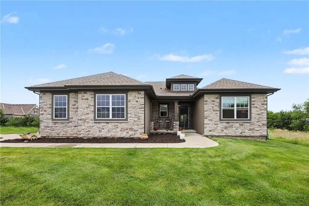 19601 W 210th Street, Spring Hill, KS 66083 - #1