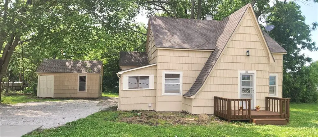 202 S Metcalf Road, Louisburg, KS 66053 - #1