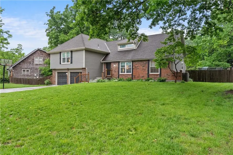 410 SE Richardson Place, Lees Summit, MO 64063 - #3