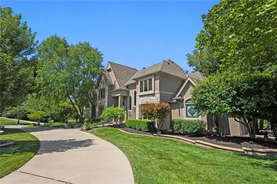 6001 N Cosby Avenue, Kansas City, MO 64151 - #3