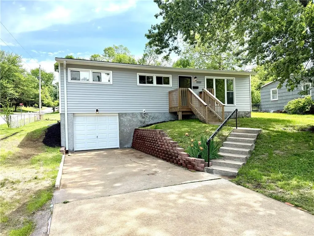 2521 Essex Street, Saint Joseph, MO 64505 - #1