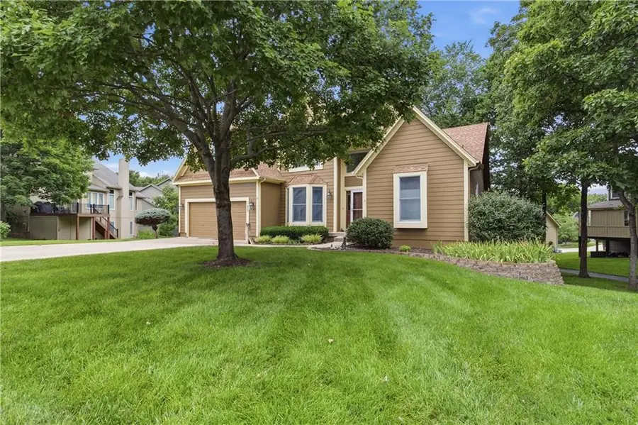 11820 Skyview Lane, Olathe, KS 66061 - #3