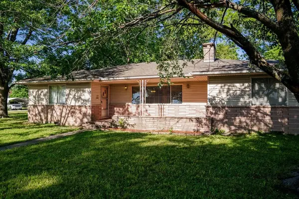2302 Crawford Avenue, Parsons, KS 67357