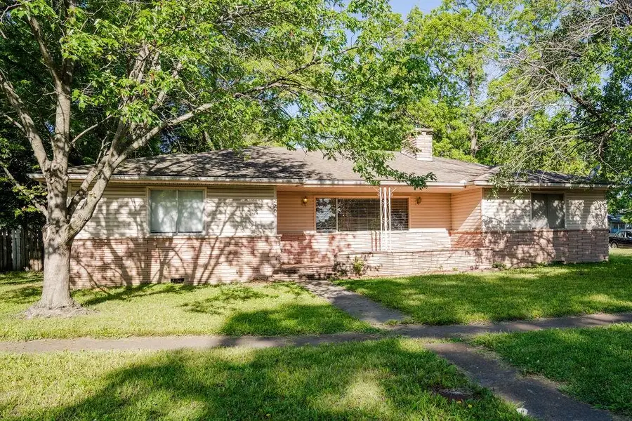 2302 Crawford Avenue, Parsons, KS 67357 - #2