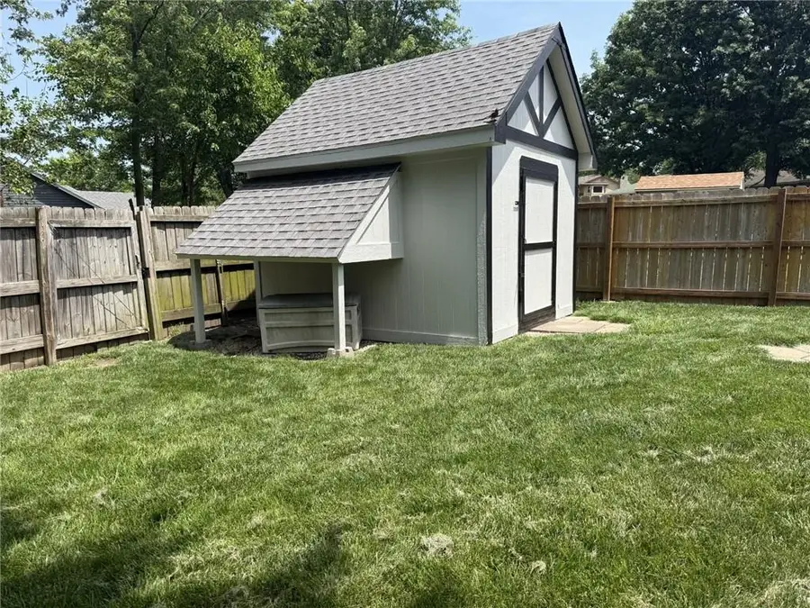 328 NE Greystone Drive, Lees Summit, MO 64063 - #2