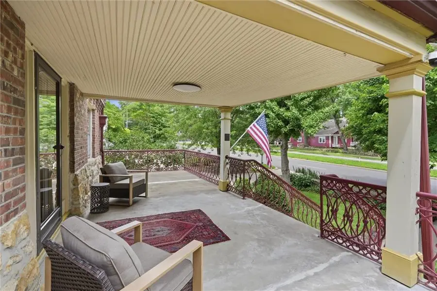 4708 Rockhill Road, Kansas City, MO 64110 - #3