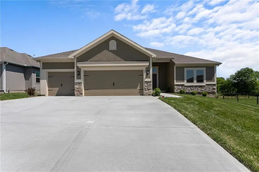 8895 N Monroe Avenue, Kansas City, MO 64156 - #3