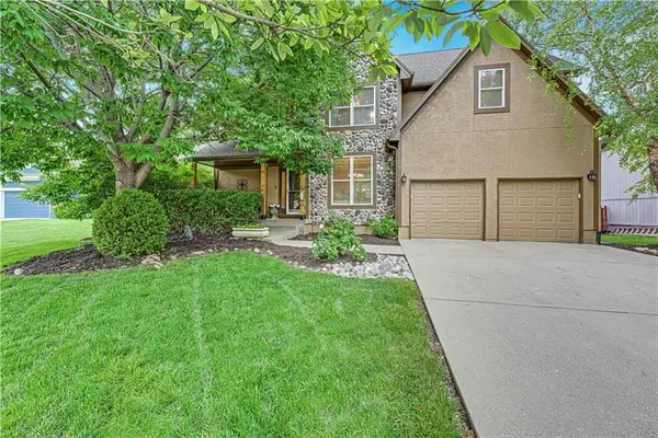 17519 W 157th Terrace, Olathe, KS 66062