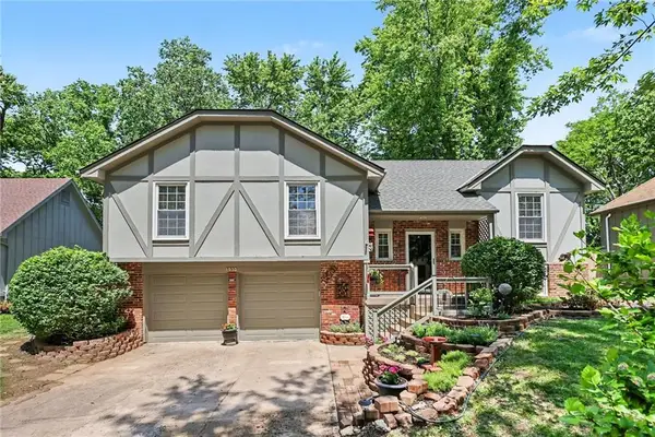 1930 E Sunvale Drive, Olathe, KS 66062