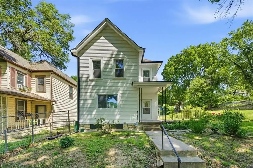 3510 Thompson Avenue, Kansas City, MO 64124 - #1