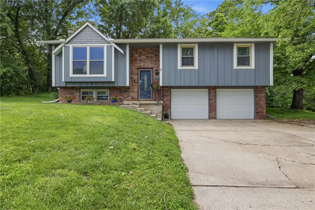 126 Beach Drive, Lake Tapawingo, MO 64015 - #1