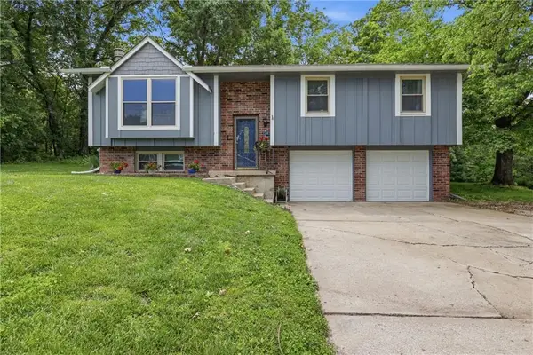 126 Beach Drive, Lake Tapawingo, MO 64015