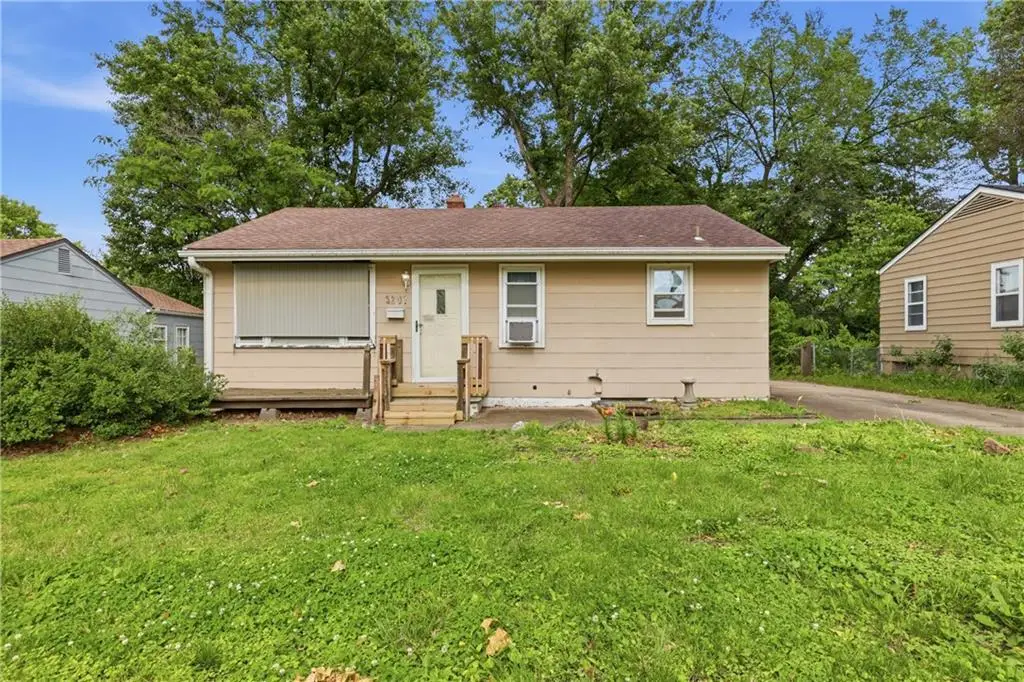 3207 S Vermont Avenue, Independence, MO 64052 - #1