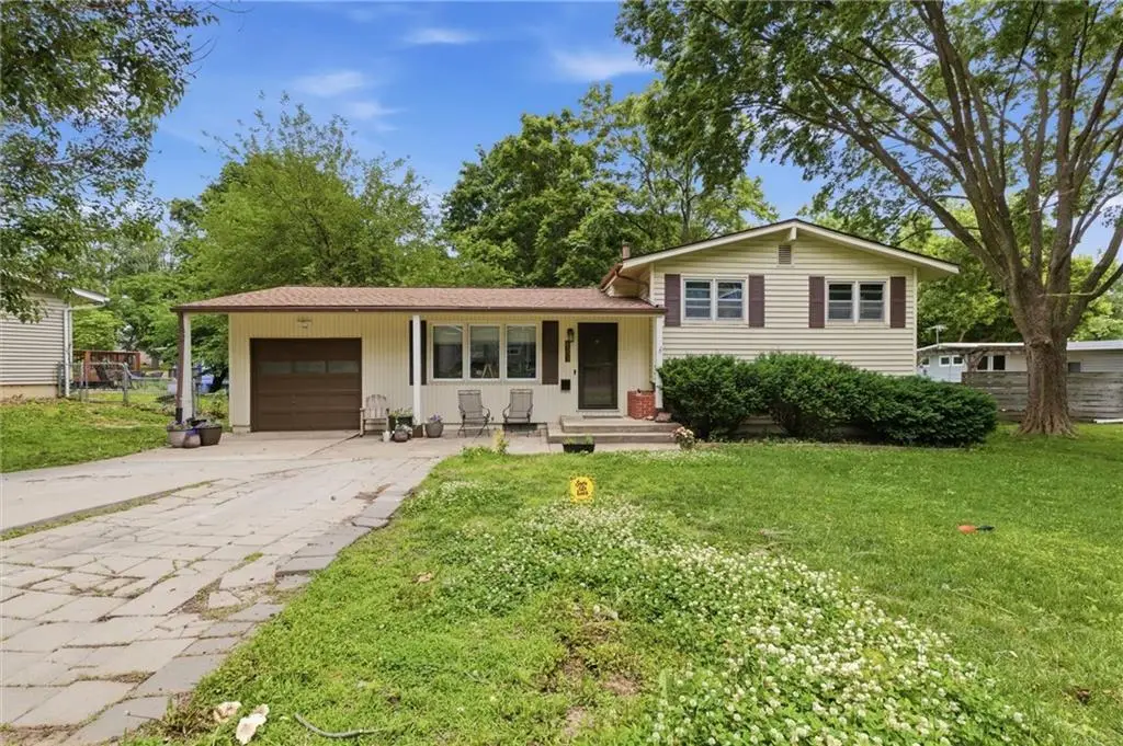 6303 N Park Avenue, Gladstone, MO 64118 - #1