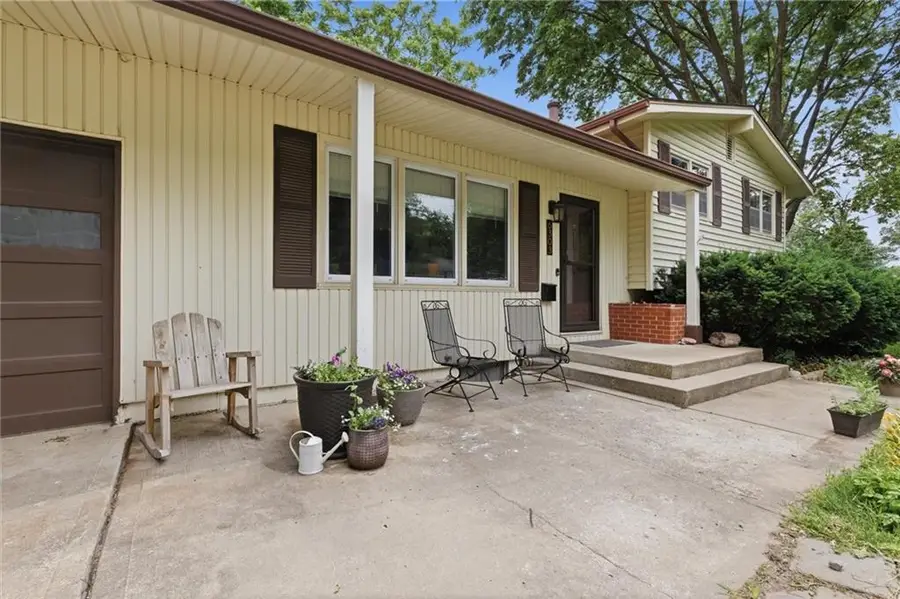 6303 N Park Avenue, Gladstone, MO 64118 - #3