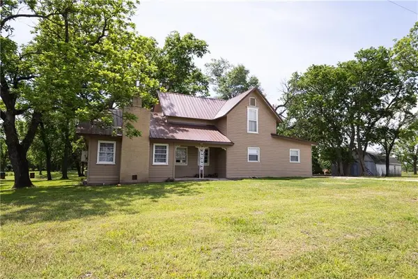 2039 Cr 26000 Road, Parsons, KS 67357
