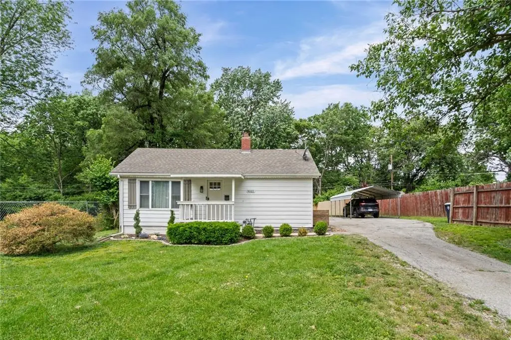 9022 Grand Avenue, Kansas City, MO 64114 - #1