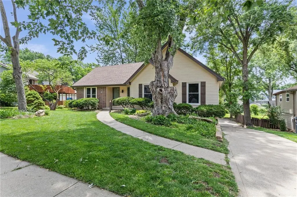 1605 High Drive, Liberty, MO 64068 - #1