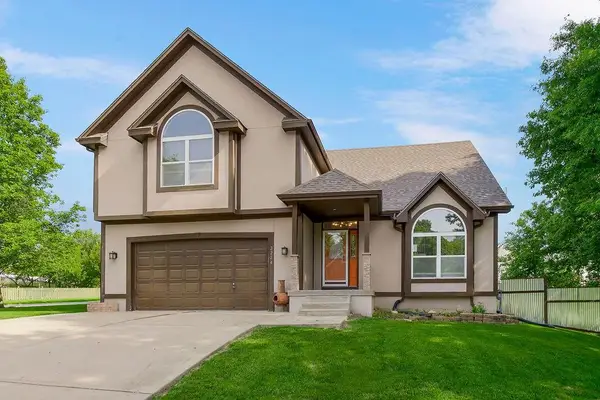 2224 Martha Lane, Greenwood, MO 64034