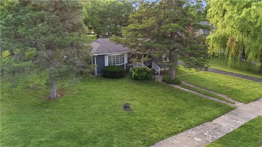 105 N 8th Street, Fredonia, KS 66736 - #3