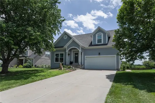 20461 W 201 Street, Spring Hill, KS 66083