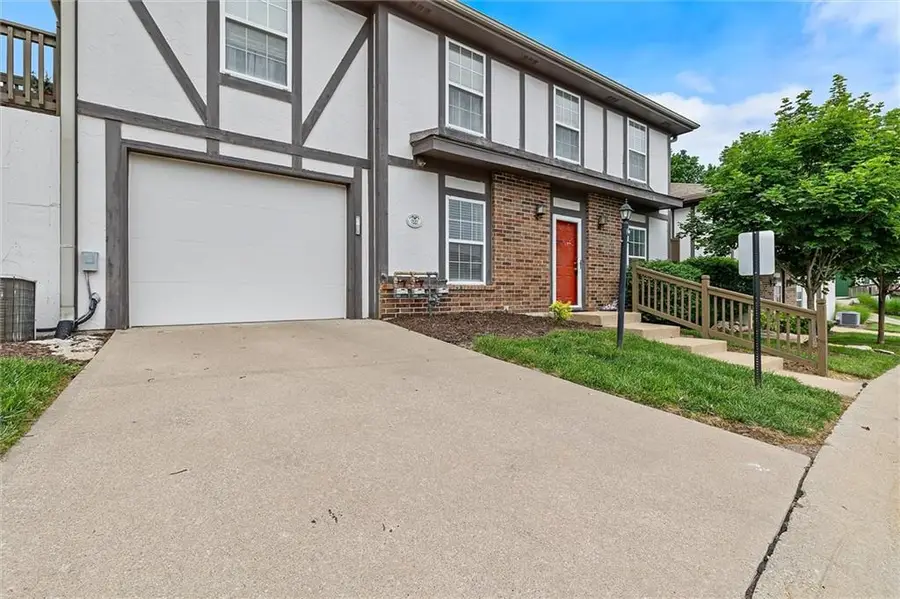 300 E Hansen Court, Independence, MO 64055 - #2