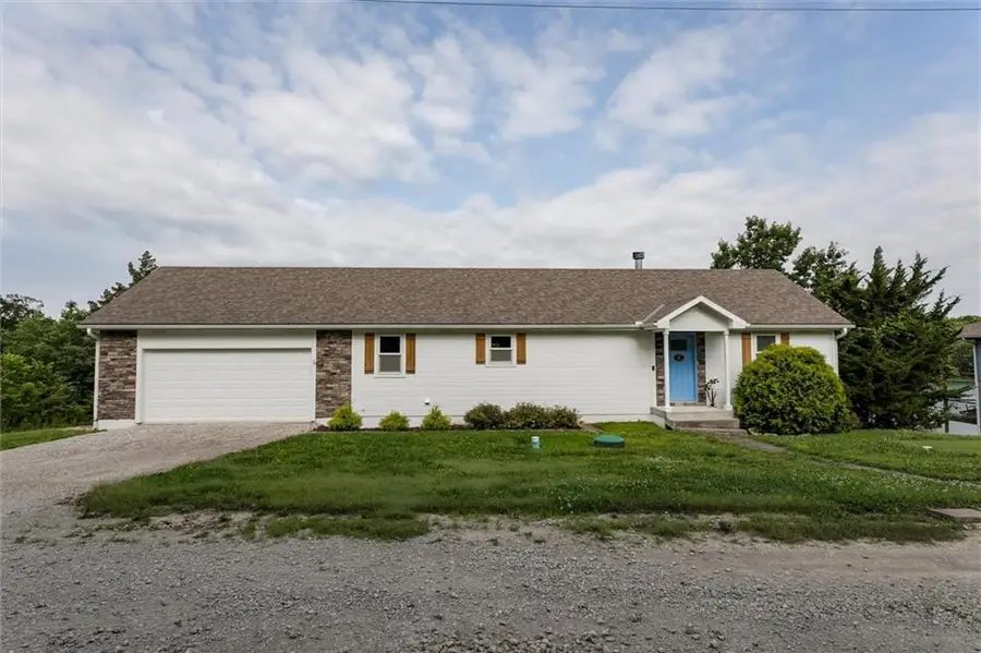 54 SE Lakeview Drive, La Cygne, KS 66040 - #2