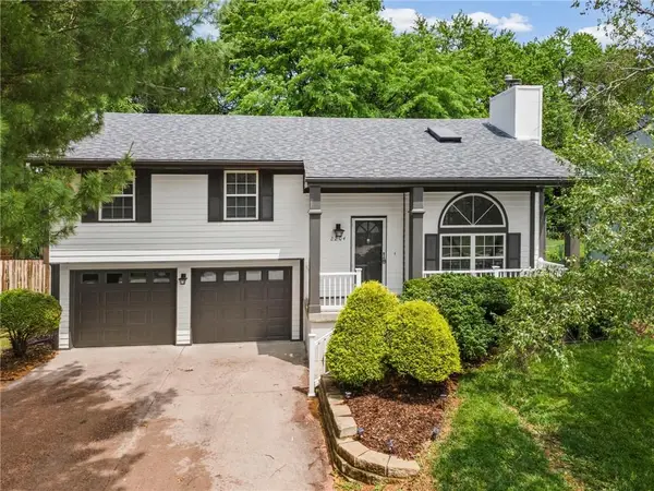 2204 NE Chipman Road, Lee's Summit, MO 64086