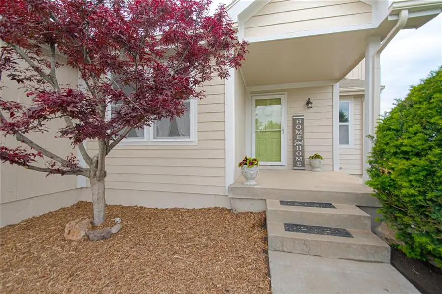 230 W Skylark Street, Gardner, KS 66030 - #2