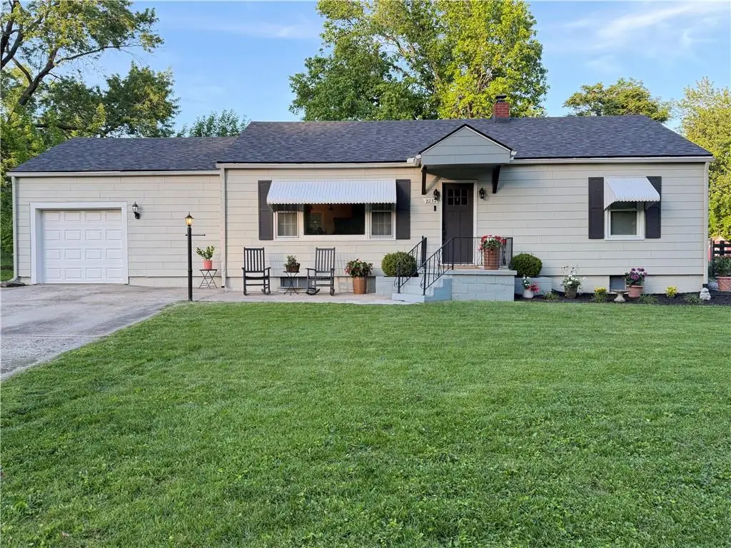 2232 NE Gaddy Road, Kansas City, MO 64118 - #1