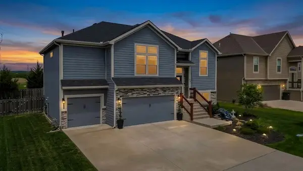 1700 Shadow Drive, Leavenworth, KS 66048