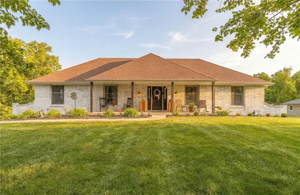 200 Cummings Drive, Gower, MO 64454
