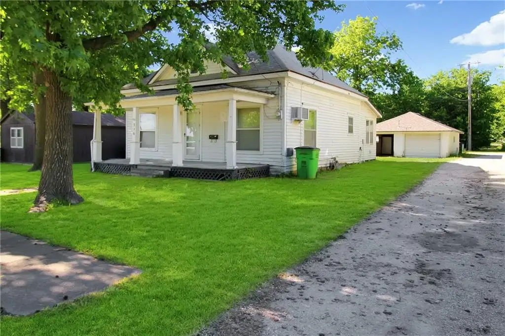 316 W 3rd Street, Erie, KS 66733 - #1