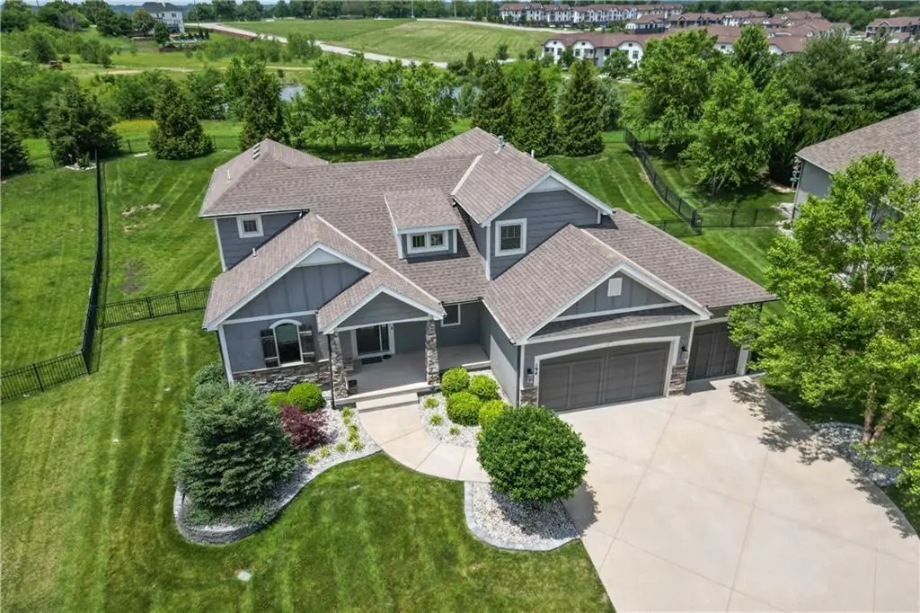 194 SW Roosevelt Ridge, Lees Summit, MO 64081 - #1