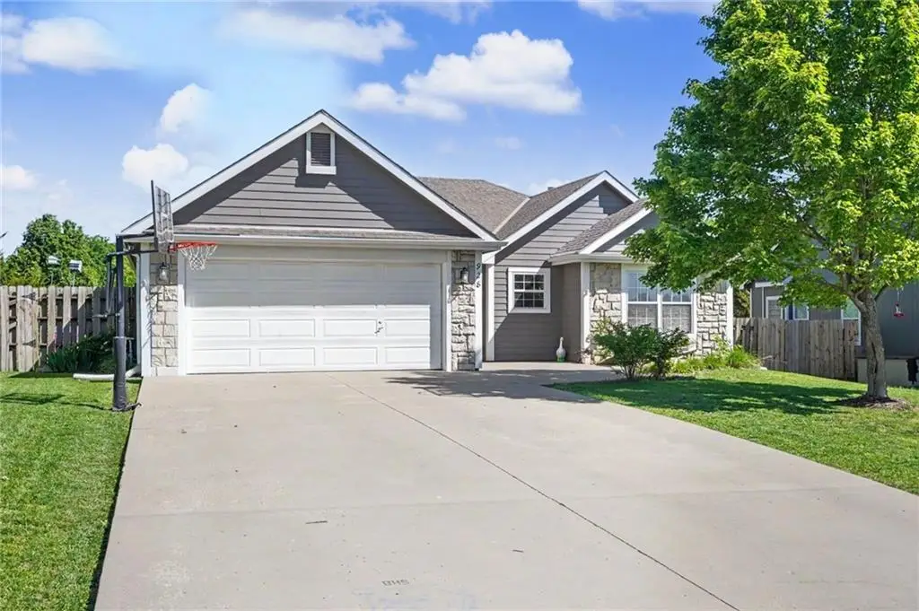 928 Bluestem Drive, Baldwin City, KS 66006 - #1