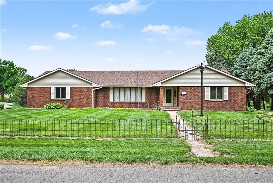 1701 Sunset Boulevard, Mound City, MO 64470 - #2