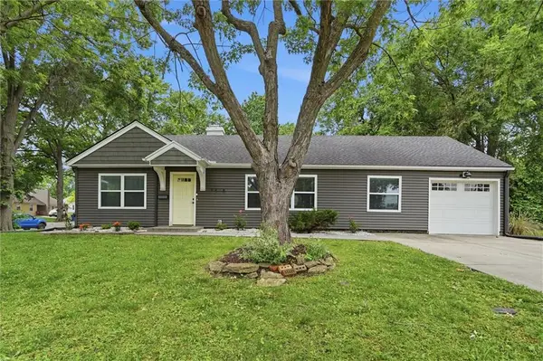 7816 Booth Drive, Prairie Village, KS 66208