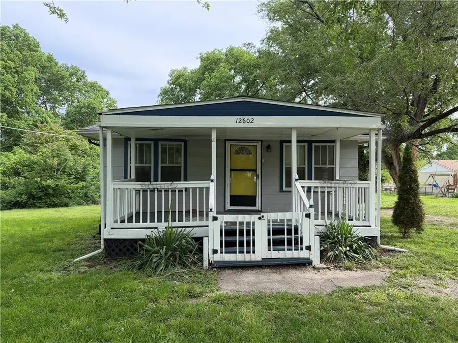 12602 E 37th Street N, Sugar Creek, MO 64050 - #2
