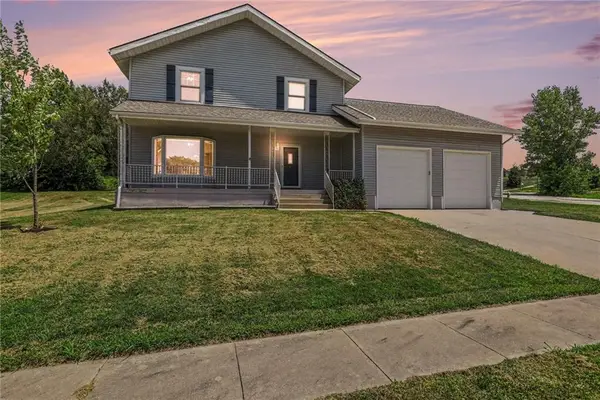 14921 Pine View Drive, Grandview, MO 64030