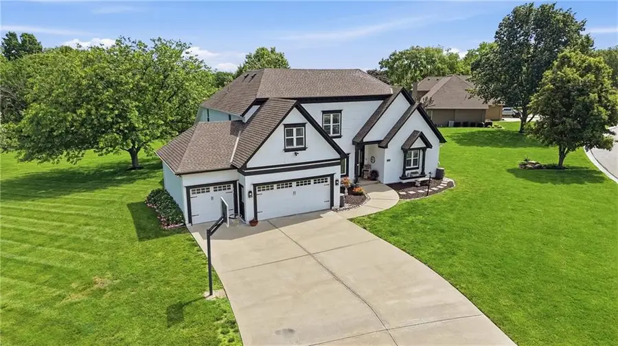 4215 SE Paddock Drive, Lees Summit, MO 64082 - #2