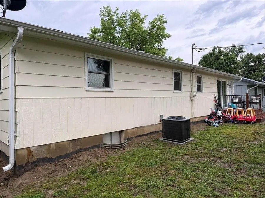 1525 Jackson Street, Chillicothe, MO 64601 - #2