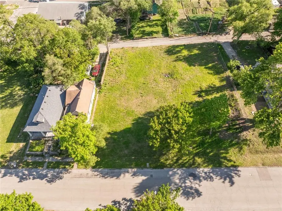 1213 Armstrong Avenue, Kansas City, KS 66102 - #3