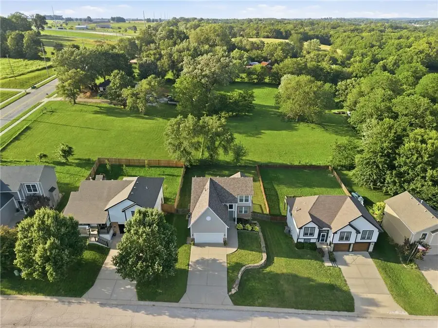 11448 Parkview Avenue, Kansas City, KS 66109 - #2