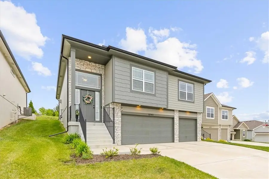 6745 Prairie Lane, Parkville, MO 64152 - #3