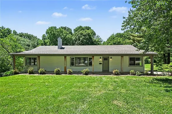 613 E Red Road E, Independence, MO 64055