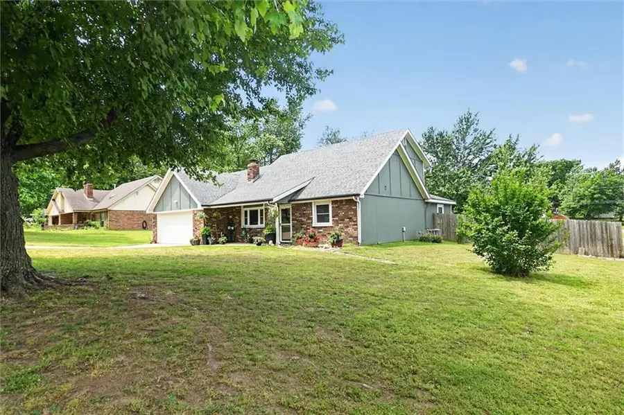 2531 N 8th Street, Independence, KS 67301 - #2