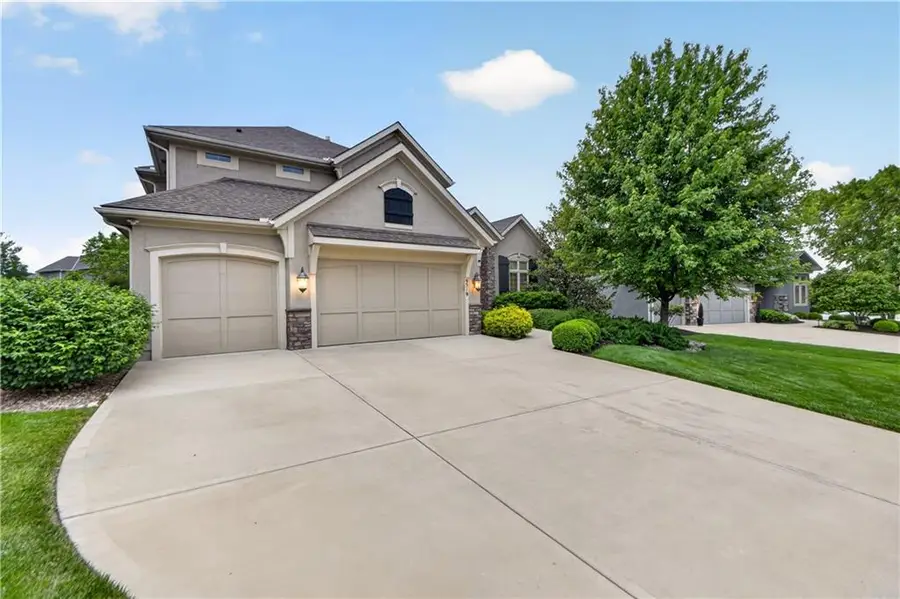 9519 W 151st Terrace, Overland Park, KS 66221 - #2